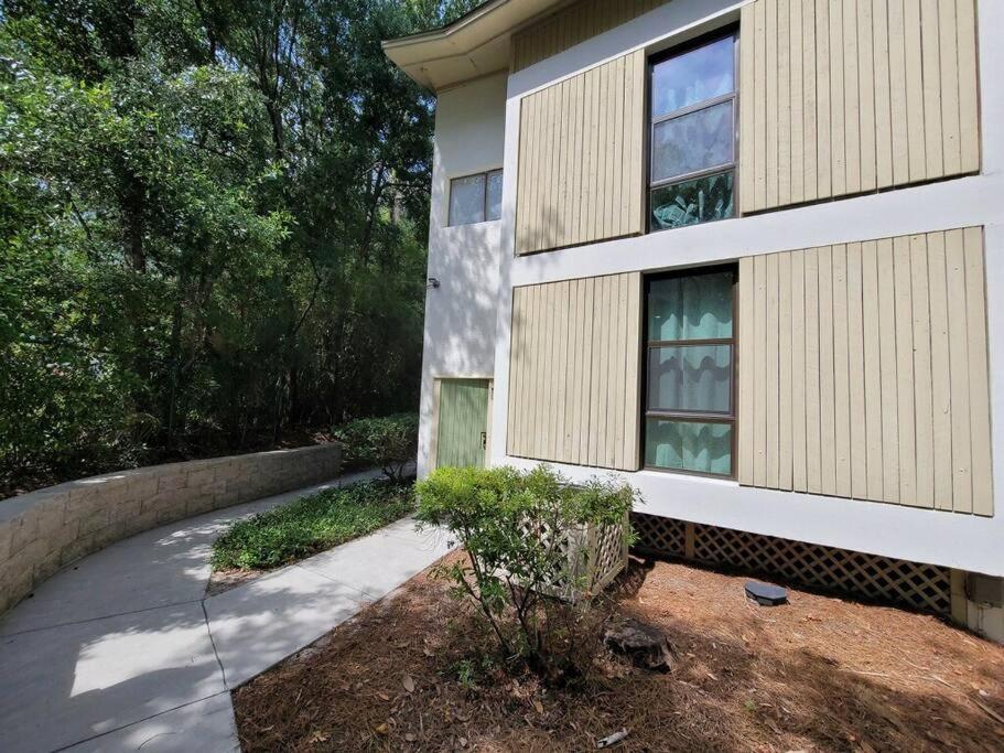 Contemporary Bliss-Newly Renovated Cozy Villa! Hilton Head Island Exterior photo