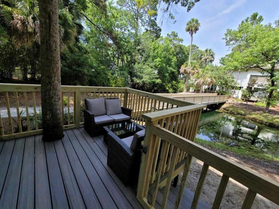 Contemporary Bliss-Newly Renovated Cozy Villa! Hilton Head Island Exterior photo