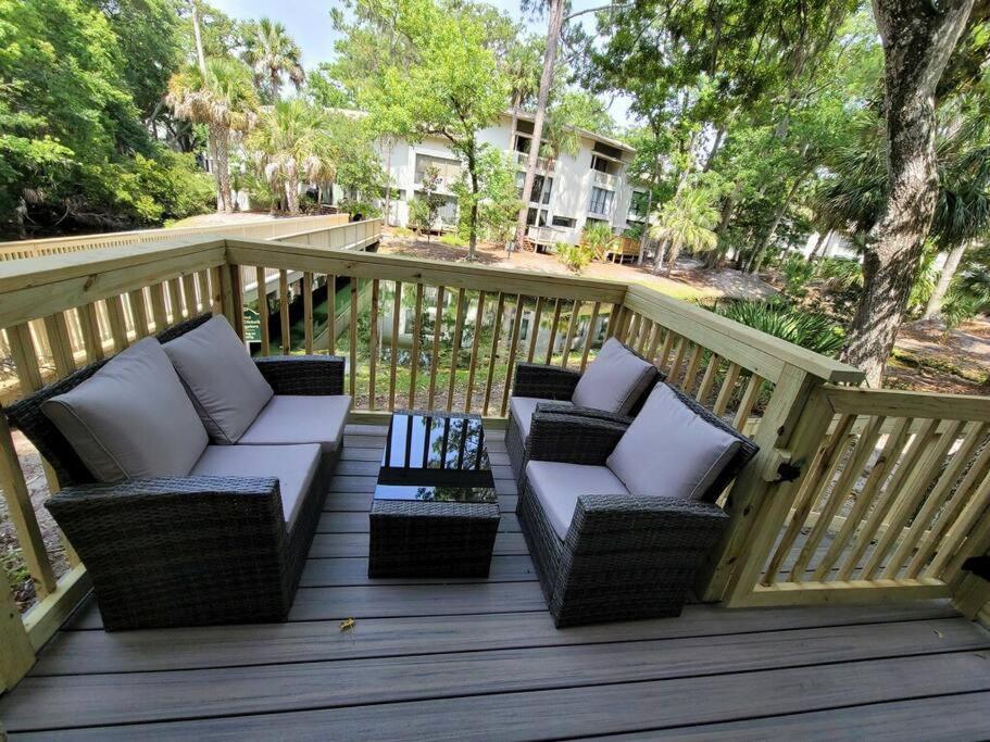 Contemporary Bliss-Newly Renovated Cozy Villa! Hilton Head Island Exterior photo