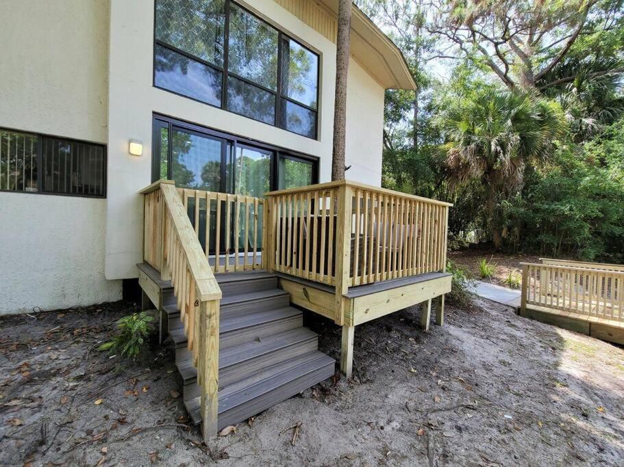 Contemporary Bliss-Newly Renovated Cozy Villa! Hilton Head Island Exterior photo