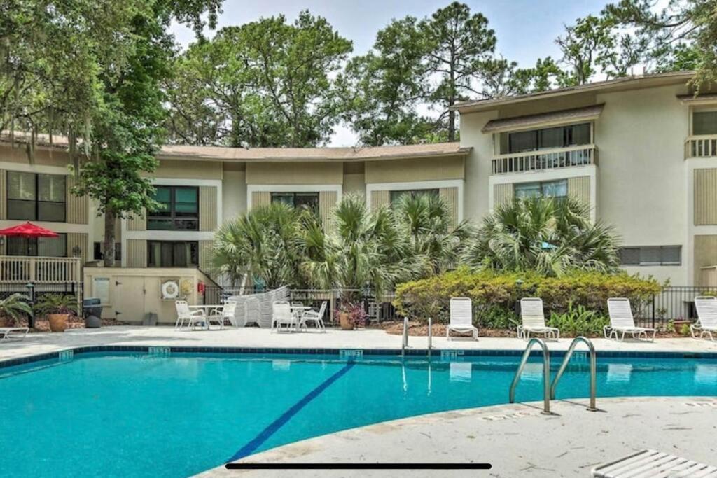 Contemporary Bliss-Newly Renovated Cozy Villa! Hilton Head Island Exterior photo