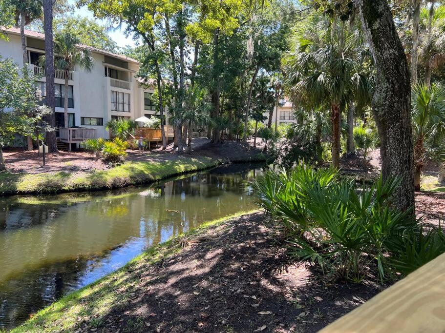 Contemporary Bliss-Newly Renovated Cozy Villa! Hilton Head Island Exterior photo