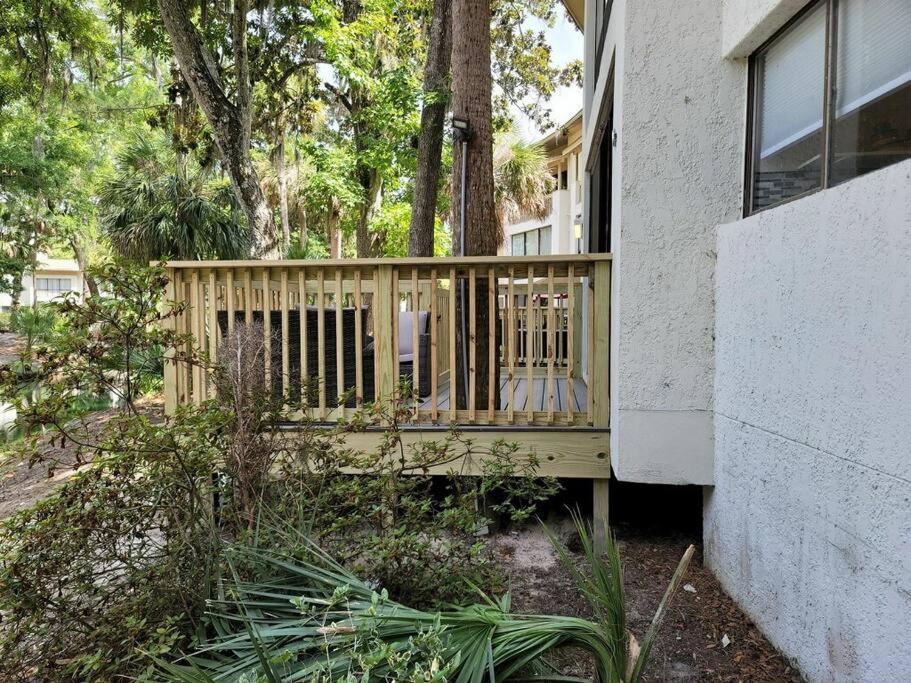 Contemporary Bliss-Newly Renovated Cozy Villa! Hilton Head Island Exterior photo